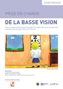 Image de la couverture du guide basse vision et ouverture du document